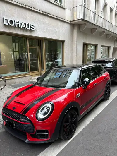 MINI Clubman 2.0i John Cooper Works ALL4 — Sportive compacte, transmission automatique, traction intégrale — vue extérieure