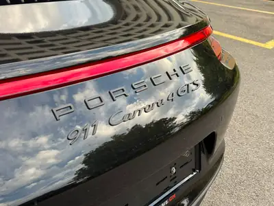 Porsche 911 Carrera 4 GTS PDK — Coupé haute performance, garantie Porsche Approved — Miniature 8