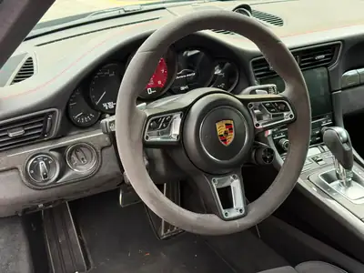 Porsche 911 Carrera 4 GTS PDK — Coupé haute performance, garantie Porsche Approved — Miniature 11