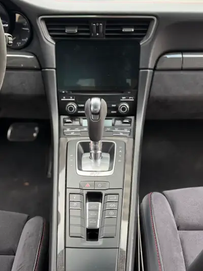 Porsche 911 Carrera 4 GTS PDK — Coupé haute performance, garantie Porsche Approved — Miniature 12
