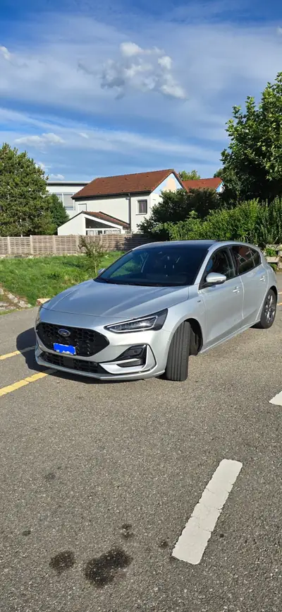 Ford Focus 1.0i EcoBoost Hybrid 155 ST-Line X — Technologie mild-hybrid efficace, 67 500 km — exterior view