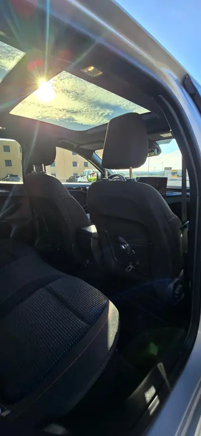 Ford Focus 1.0i EcoBoost Hybrid 155 ST-Line X — Technologie mild-hybrid efficace, 67 500 km — interior