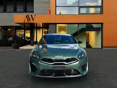 Kia ProCeed 1.5 T-GDi MHEV GT-Line — Break sportif hybride avec 160 ch et technologie avancée — Seitenansicht