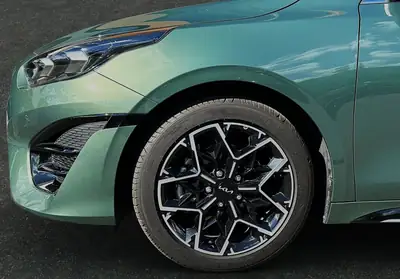 Kia ProCeed 1.5 T-GDi MHEV GT-Line — Break sportif hybride avec 160 ch et technologie avancée — Detail
