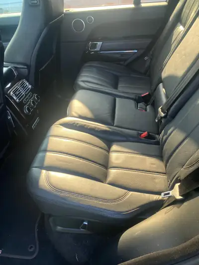 Land Rover Range Rover 4.4 SDV8 Autobiography — Prestige et puissance diesel — vista posteriore