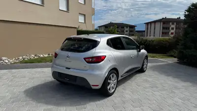Renault Clio 1.5 dCi — Citadine économique et fiable, 205000 km — fianco