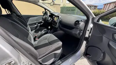 Renault Clio 1.5 dCi — Citadine économique et fiable, 205000 km — interni