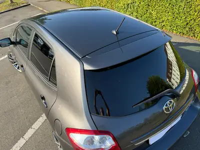 Toyota Auris 1.8 VMa Kompressor — Berline compacte dynamique, 127'000 km — intérieur