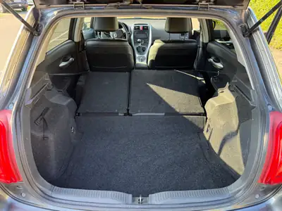 Toyota Auris 1.8 VMa Kompressor — Berline compacte dynamique, 127'000 km — Miniature 8