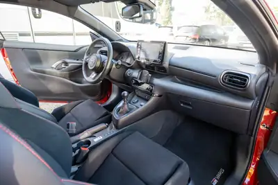 Toyota GR Yaris 1.6 Turbo Sport 4x4 — Hot-hatch haute performance, Circuit-Paket complet — Miniature 10