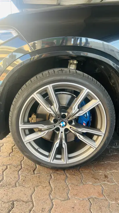 BMW X5 M50i xDrive — SUV coupé haute performance, 530 ch et seulement 44 000 km — Detail
