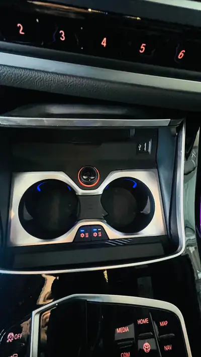BMW X5 M50i xDrive — SUV coupé haute performance, 530 ch et seulement 44 000 km — Miniatur 10