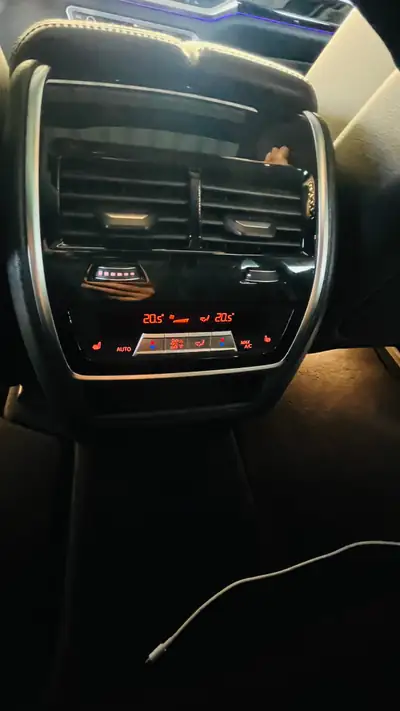 BMW X5 M50i xDrive — SUV coupé haute performance, 530 ch et seulement 44 000 km — Miniatur 11