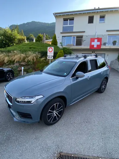 Volvo XC90 2.0 T5 Momentum — SUV 7 places robuste, sans sinistre — vista esterna