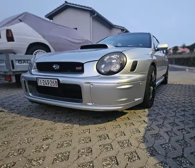 Subaru Impreza 2.0 Turbo WRX STi — Berline sportive 265 ch, transmission manuelle — Seitenansicht