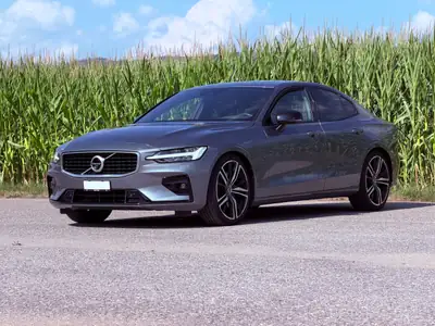 Volvo S60 2.0 T5 R-Design — Berline sportive 250 ch, design suédois premium — Außenansicht