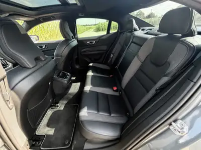 Volvo S60 2.0 T5 R-Design — Berline sportive 250 ch, design suédois premium — Miniatur 9