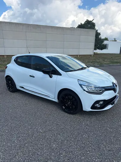 Renault Clio RS 200 EDC — Sportive compacte, 200 ch et boîte auto — exterior view