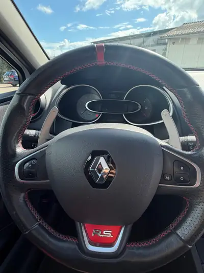 Renault Clio RS 200 EDC — Sportive compacte, 200 ch et boîte auto — detail