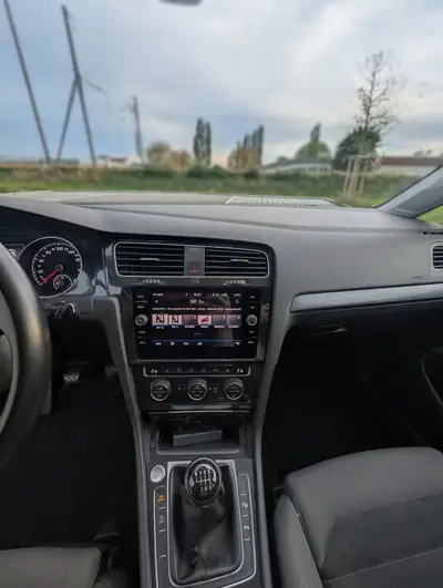 VW Golf 1.4 TSI R-Line — Compacte dynamique, essence économe et sans sinistre — Miniatura 9