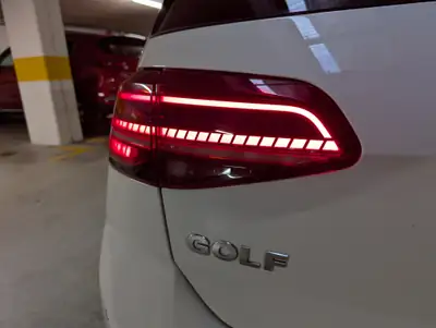 VW Golf 1.4 TSI R-Line — Compacte dynamique, essence économe et sans sinistre — Miniatura 12