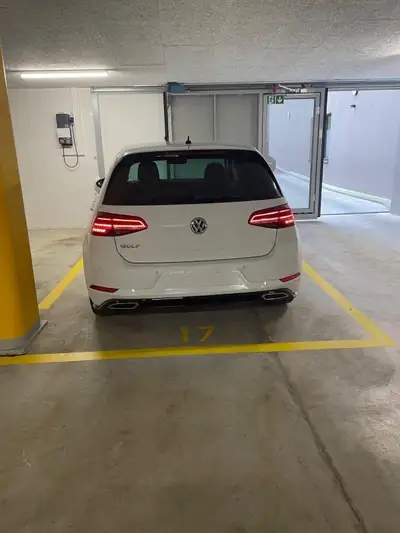 VW Golf 1.4 TSI R-Line — Compacte dynamique, essence économe et sans sinistre — Miniatura 11