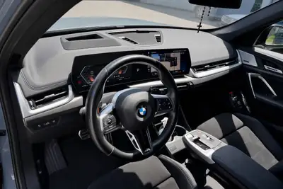 BMW X1 23i xDrive M Sport — SUV compact hybride, 51 000 km, sans sinistre — rear view