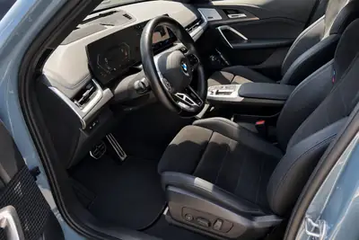 BMW X1 23i xDrive M Sport — SUV compact hybride, 51 000 km, sans sinistre — dashboard
