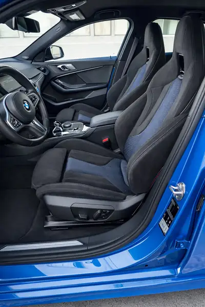 BMW 128ti — Compacte sportive 265 ch, automatique, accident-free — intérieur