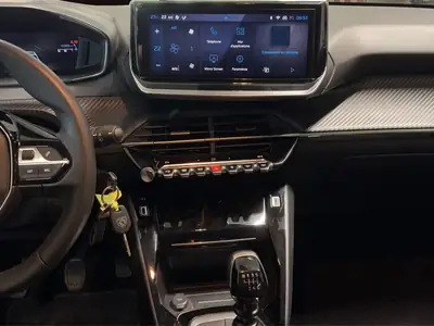 Peugeot 208 1.2 PureTech Allure — Citadine dynamique, moteur écologique et faible kilométrage — Miniatura 16