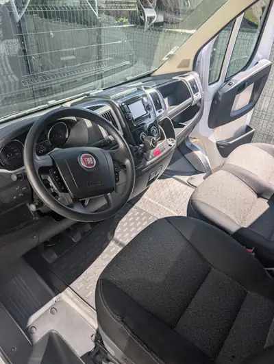 Fiat Ducato L2H2 — Utilitaire spacieux diesel, 190'000 km, sans sinistre — tableau de bord