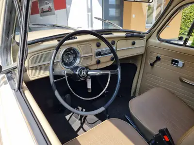VW Käfer 1300 — Légende automobile de 1968, état d'origine préservé — rear view