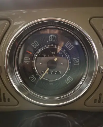 VW Käfer 1300 — Légende automobile de 1968, état d'origine préservé — interior