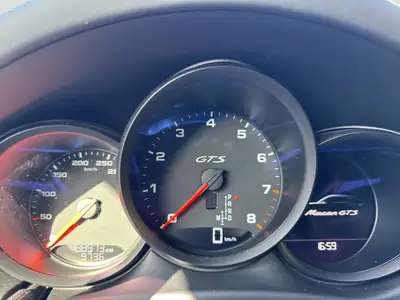 Porsche Macan GTS PDK — SUV sportif 360 ch, entretien agence, 2 jeux de roues — Miniature 11