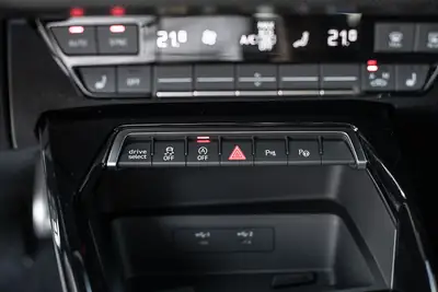 Audi RS3 Sportback 2.5 TSI Quattro — Pack Carbone, 400 ch, peu kilométré — Miniature 23