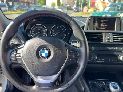 BMW 118i Sport Line — Berline compacte fiable, expertisée et sans sinistre — Miniatur 12