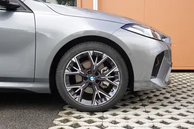 BMW 120 M Sport Pro 2026 — Berline dynamique, moteur 170 ch, garantie usine — tableau de bord