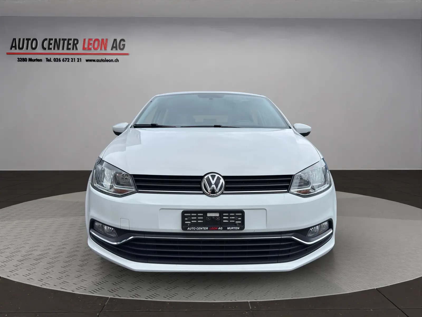 VW Polo 1.2 TSI Comfortline — Citadine fiable, climatisée et navigée — vista esterna