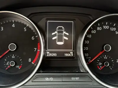 VW Polo 1.2 TSI Comfortline — Citadine fiable, climatisée et navigée — Miniatura 11