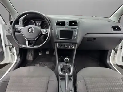VW Polo 1.2 TSI Comfortline — Citadine fiable, climatisée et navigée — Miniatura 14
