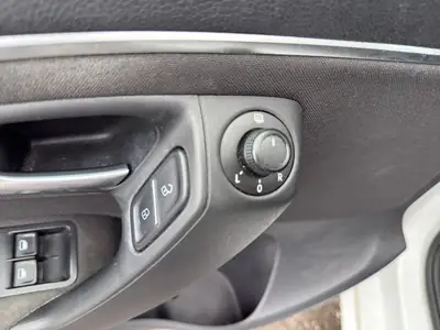 VW Polo 1.2 TSI Comfortline — Citadine fiable, climatisée et navigée — Miniatura 21