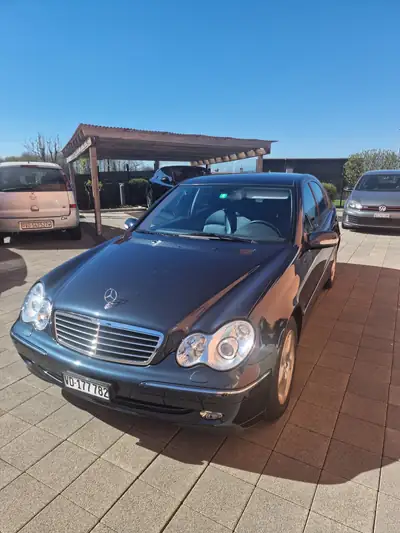 Mercedes-Benz C 200 Kompressor — Berline premium 2003, 79'000 km, sans sinistre — vue extérieure