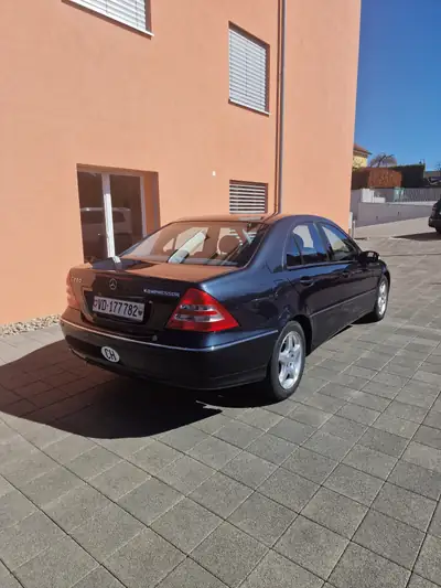 Mercedes-Benz C 200 Kompressor — Berline premium 2003, 79'000 km, sans sinistre — intérieur