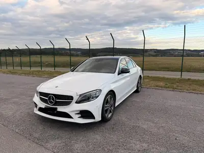 Mercedes-Benz C 220 d AMG Line — Diesel performant, entretien Mercedes, 99 650 km — vue extérieure