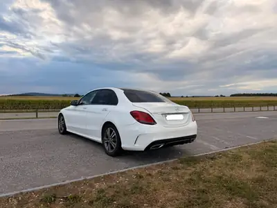 Mercedes-Benz C 220 d AMG Line — Diesel performant, entretien Mercedes, 99 650 km — tableau de bord