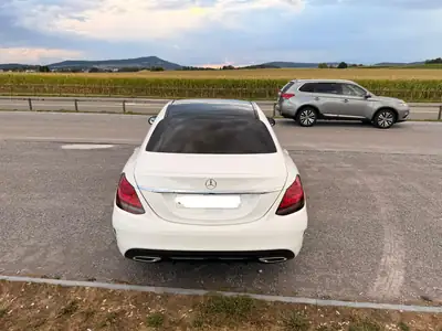 Mercedes-Benz C 220 d AMG Line — Diesel performant, entretien Mercedes, 99 650 km — intérieur