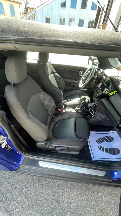 MINI Cabrio 1.5i Cooper — Cabriolet dynamique, très peu de kilomètres — Innenraum