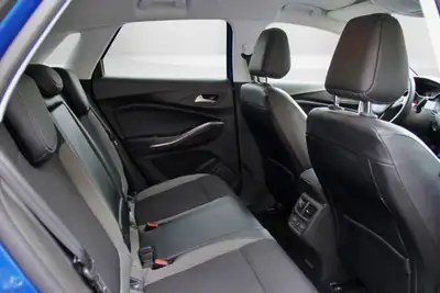 Opel Grandland X 1.2i Ultimate Automatik — SUV polyvalent, entretien économique et fiable — Miniatura 12