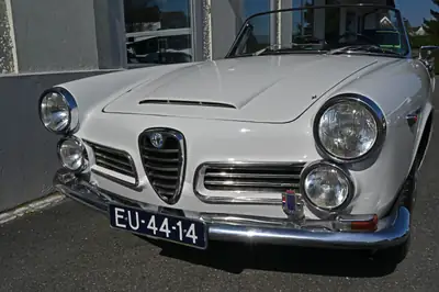 Alfa Romeo 2600 Touring Spider 1965 — Chef-d'œuvre cabriolet, véhicule de collection — Heckansicht