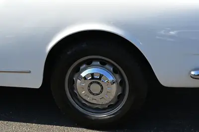 Alfa Romeo 2600 Touring Spider 1965 — Chef-d'œuvre cabriolet, véhicule de collection — Detail